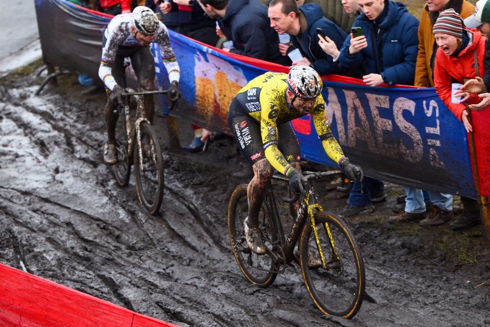 Van Aert volta atrás e marca duelo com Van der Poel no Mundial de ciclocrosse