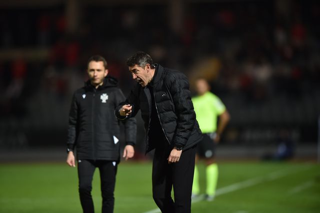 Bruno Lage, treinador do Benfica, irritado no jogo com o Casa Pia