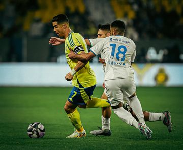 Cristiano Ronaldo faz o 920.º golo da carreira e Al Nassr derrota José Gomes