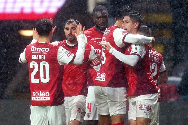 Uma carregada de eletricidade e outra em curto-circuito (crónica)