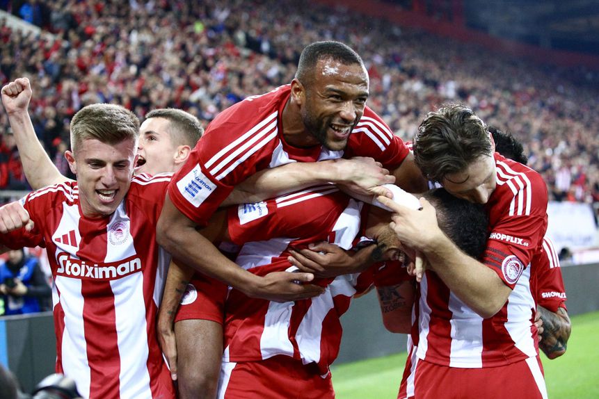 David Carmo a celebrar o primeiro golo do Olympiakos no Clássico