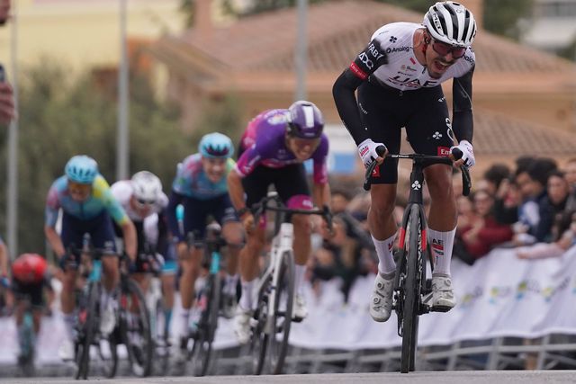 António Morgado estreia-se em 2026 com oitavo lugar em clássica valenciana