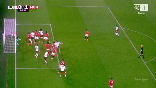 Vídeo: Toby Collyer salva Manchester United em cima da linha