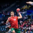 Kiko Costa em ação por Portugal no triunfo sobre o Chile no Mundial de andebol
