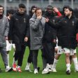 Vídeo: Conceição 'pega-se' com Calabria após o apito final