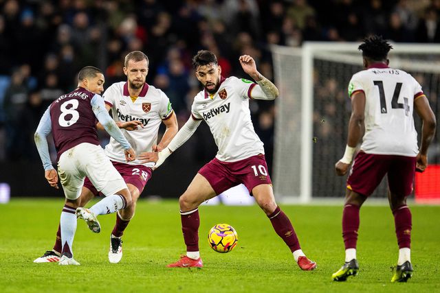 Aston Villa-West Ham teve final emocionante... mas não teve vencedor