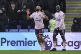 Mbeumo e Wissa a celebrarem o primeiro golo do Brentford