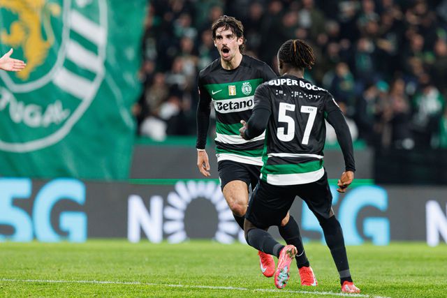 Francisco Trincão festeja golaço apontado frente ao Arouca com Quenda