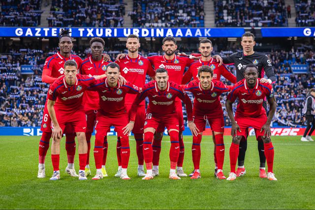 O onze titular do Getafe, com Domingos Duarte