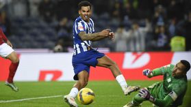 Namorada de Galeno defende-o das críticas: «Memória curta...»