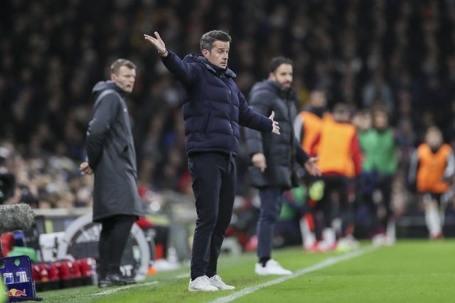 Marco Silva frustrado com uma decisão do árbitro