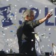 José Mourinho, na Praça Cibelles, no coração de Madrid, na festa da conquista do título de campeão de Espanha pelo Real Madrid, em maio de 2012 — Foto: IMAGO