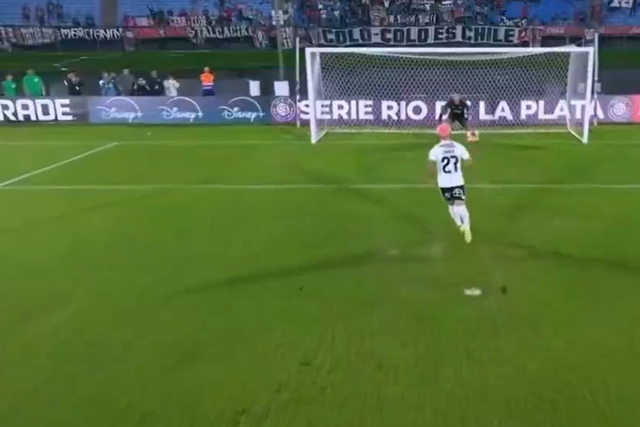 Falhou 'panenka' desastroso e foi acusado de fingir lesão, mas fraturou mesmo a rótula