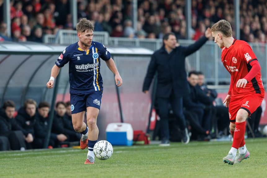 Extremo neerlandês assina por três temporadas e meia com os auriverdes