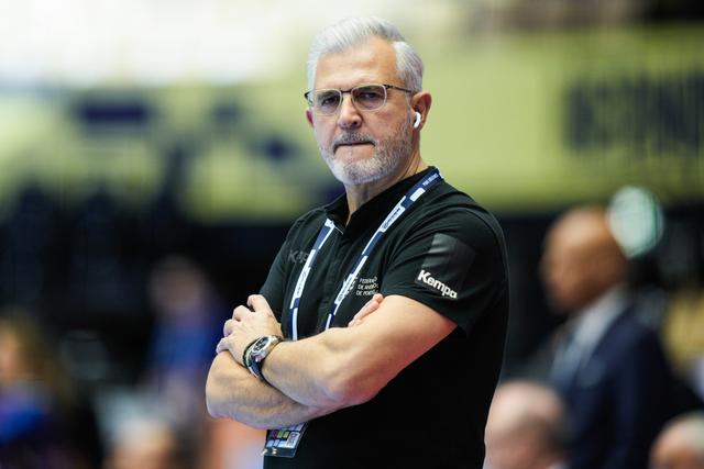 Paulo Jorge Pereira, selecionador nacional de andebol, e treinador do Dínamo de Bucareste