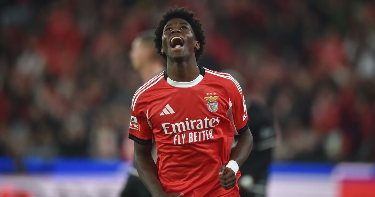 Em campo há poucos segundos, Anísio Cabral marca e a Luz vai abaixo (vídeo)