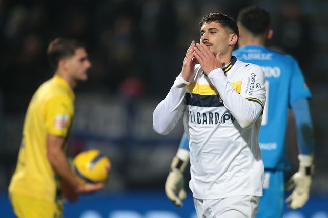 Extremo dos minhotos tenta reagir ao momento doloroso - Foto: Manuel Fernando Araújo/LUSA