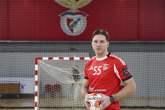 Internacional bielorruss, Mikita Vailupau,  cumpre a primeira época no clube da Luz. Foto Benfica