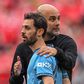 Pep Guardiola e Bernardo Silva - Foto: IMAGO