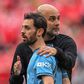 Pep Guardiola e Bernardo Silva - Foto: IMAGO