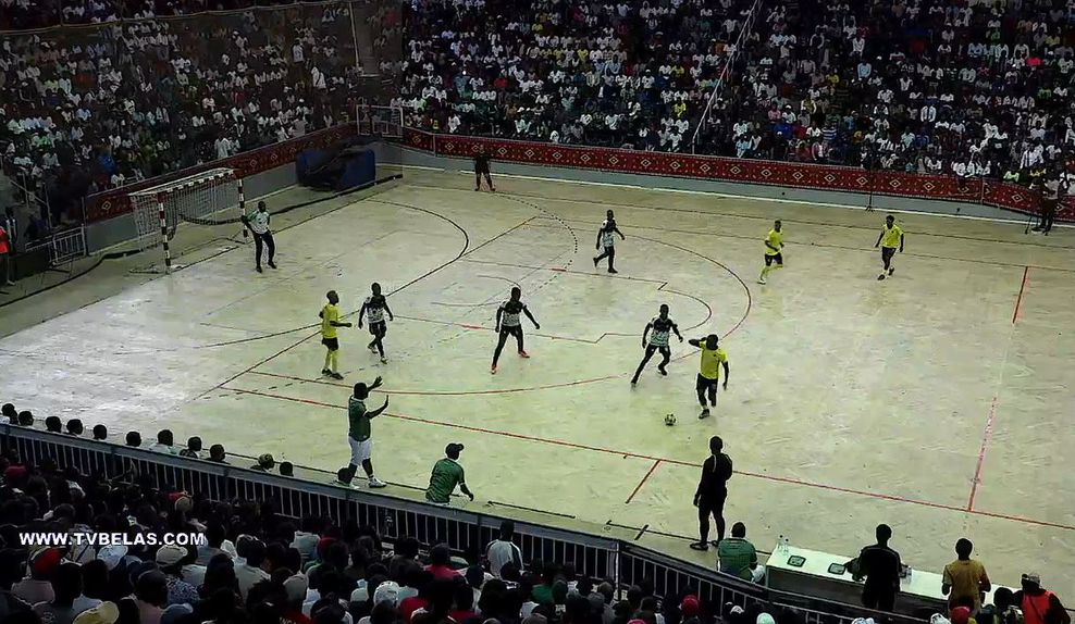 Cidadela de Luanda cheia para um simples treino da seleção de Angola de futsal