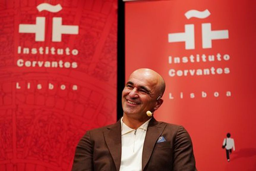 Martínez sorridente no Instituto Cervantes - Foto: FPF