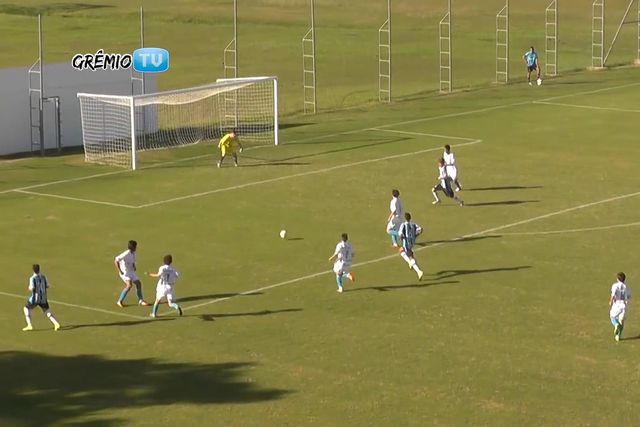 Thomas Luciano, herói contra o FC Porto, marcou golaço 'de escorpião' aos 14 anos