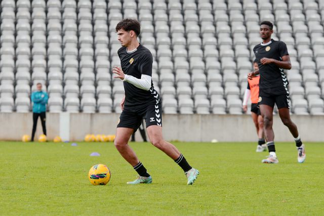 Nacional: lateral-esquerdo da equipa B promovido