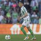 Antony, cedido pelo Manchester United, em campo com a camisola do Betis