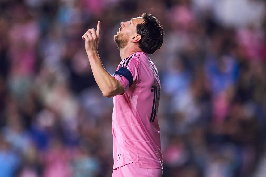 Messi a festejar golo diante do Sporting Kansas City
