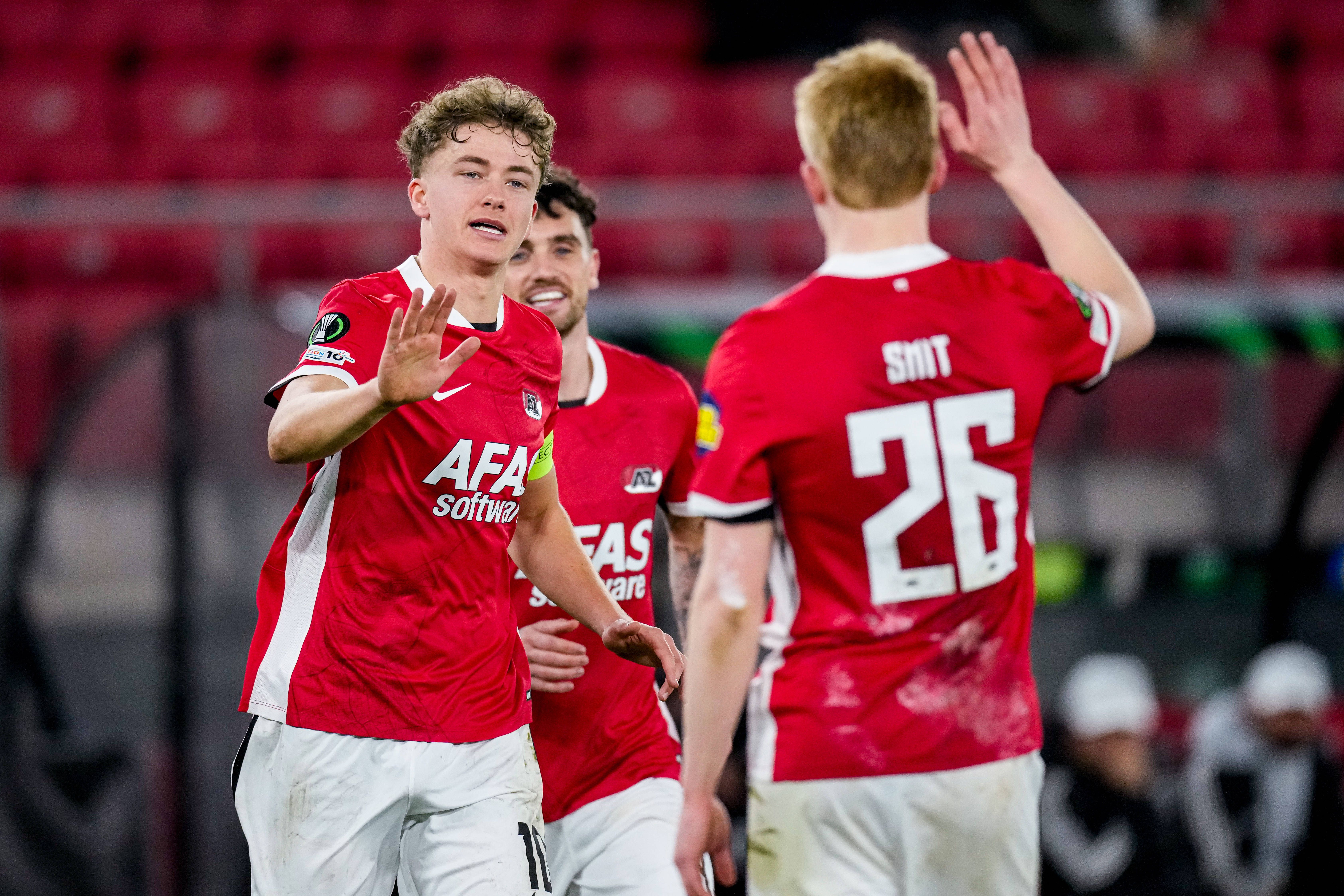 Mijnans bisou pelo AZ Alkmaar frente ao Noah