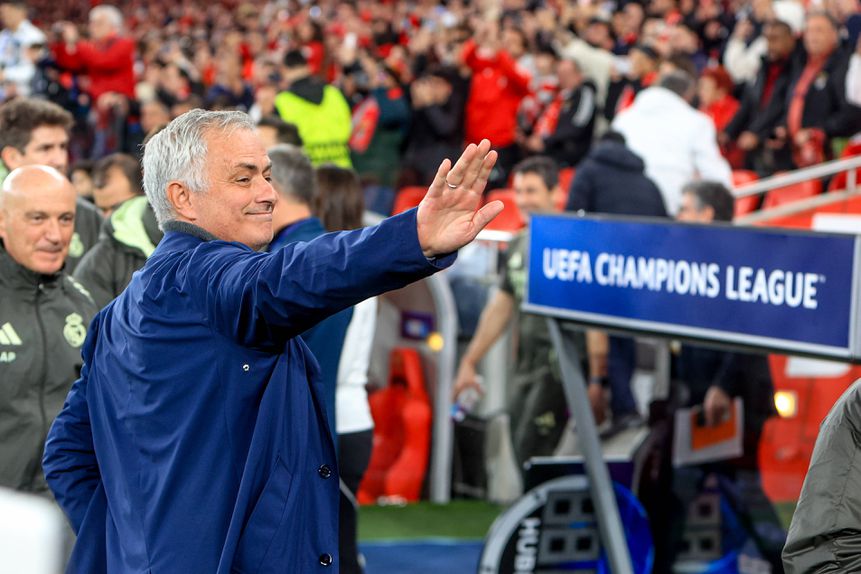 José Mourinho voltou a mostrar um lado estratégico muito forte e parece novamente mais conectado com os seus jogadores - Foto: IMAGO