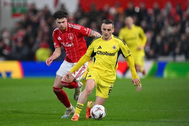 Akturkoglu bisou, mas não conseguiu embalar o Fenerbahçe para os oitavos - Foto: IMAGO