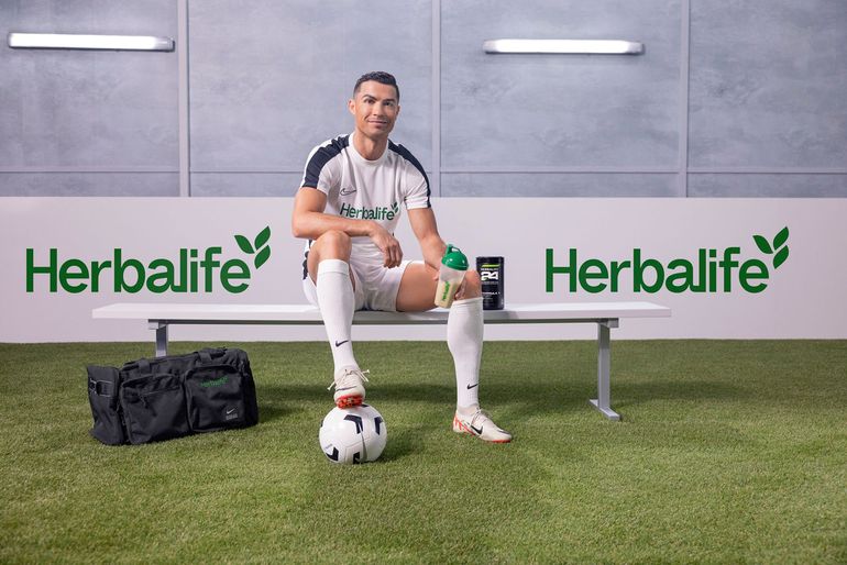 Ronaldo anunciou, na semana passada, o investimento de 7,5 milhões de dólares (cerca de 6,4 milhões de euros) na aquisição de 10% de uma plataforma de saúde e bem-estar detida pela Herbalife, a HBL Pro2col Software LLC - Foto: Herbalife