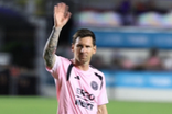 Porto-riquenhos enchem estádio para ver treino de Messi