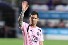 Porto-riquenhos enchem estádio para ver treino de Messi