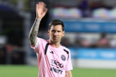 Porto-riquenhos enchem estádio para ver treino de Messi