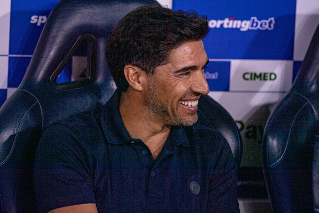 Palmeiras deu pontapé de saída na primeira parte... e também na segunda