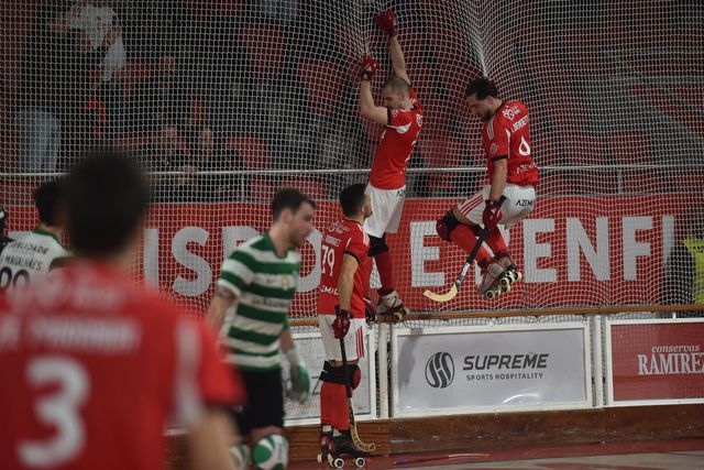 Benfica vence Sporting no dérbi da Champions