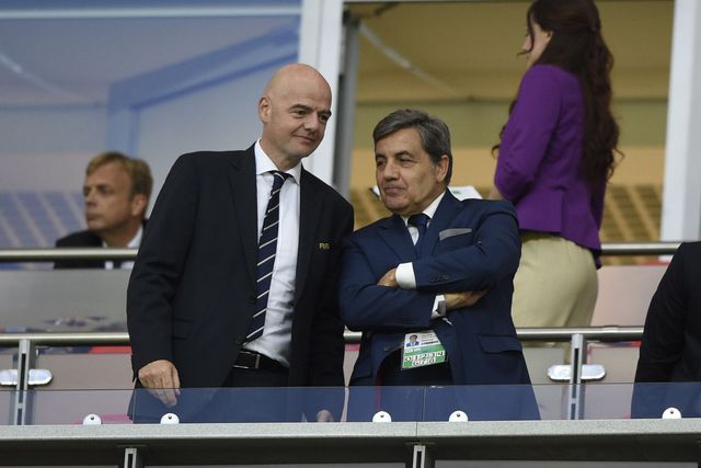 Gianni Infantino com Fernando Gomes. Ex-presidente da FPF foi determinante no apoio da chegada do ítalo-suíço à liderança da FIFA em 2016. Foto André Alves