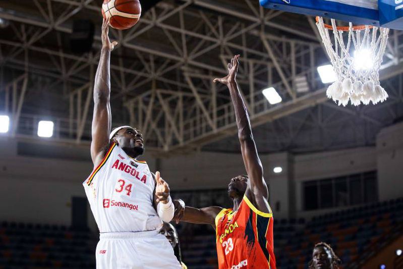 Angola venceu Uganda por 90-68