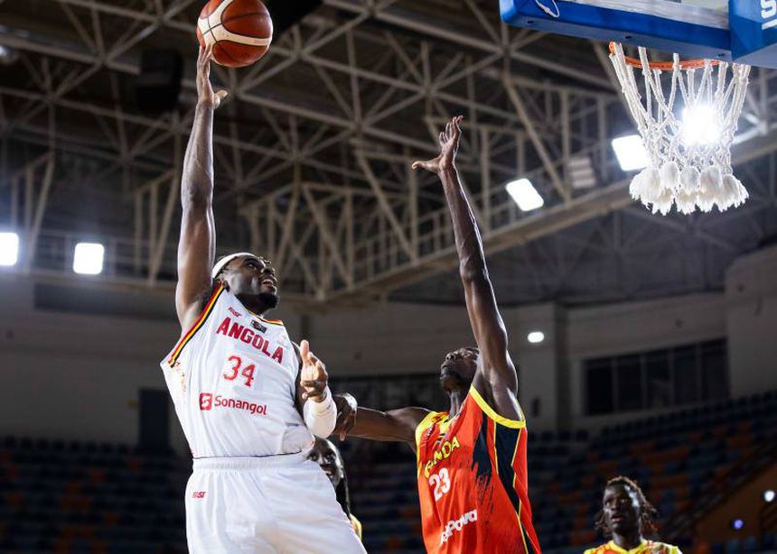 Angola venceu Uganda por 90-68