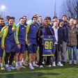 Douglas Costa representa o Chievo Verona
