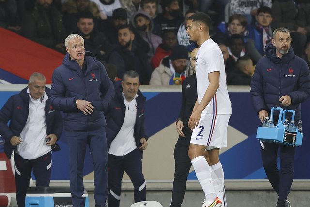 Deschamps critica Saliba: «Faz coisas de que não gosto»