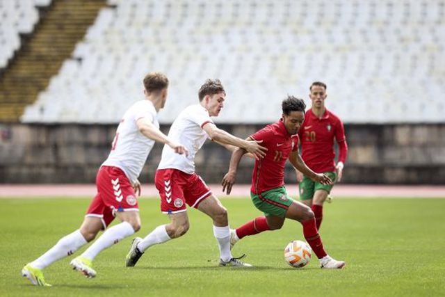 Portugal começa a ganhar mas sofre goleada da Dinamarca