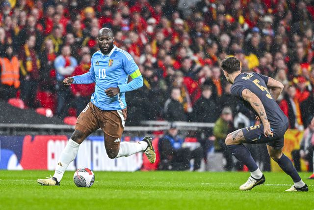 Vídeo: Lukaku faz assistência 'de outro mundo' contra a Inglaterra
