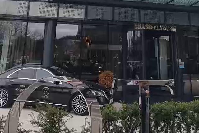 Dezenas de eslovenos no hotel da seleção para ver Ronaldo