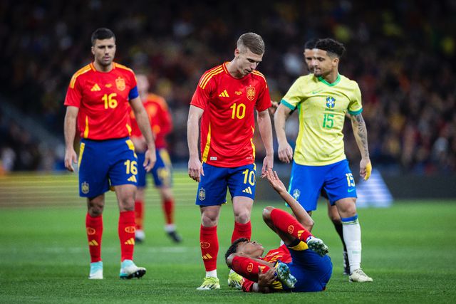 Árbitro português com decisão polémica no Espanha-Brasil (vídeo)