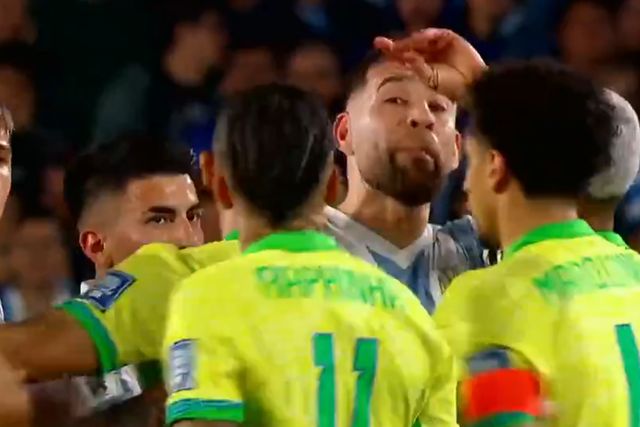 VÍDEO: momento de tensão entre Otamendi e Raphinha