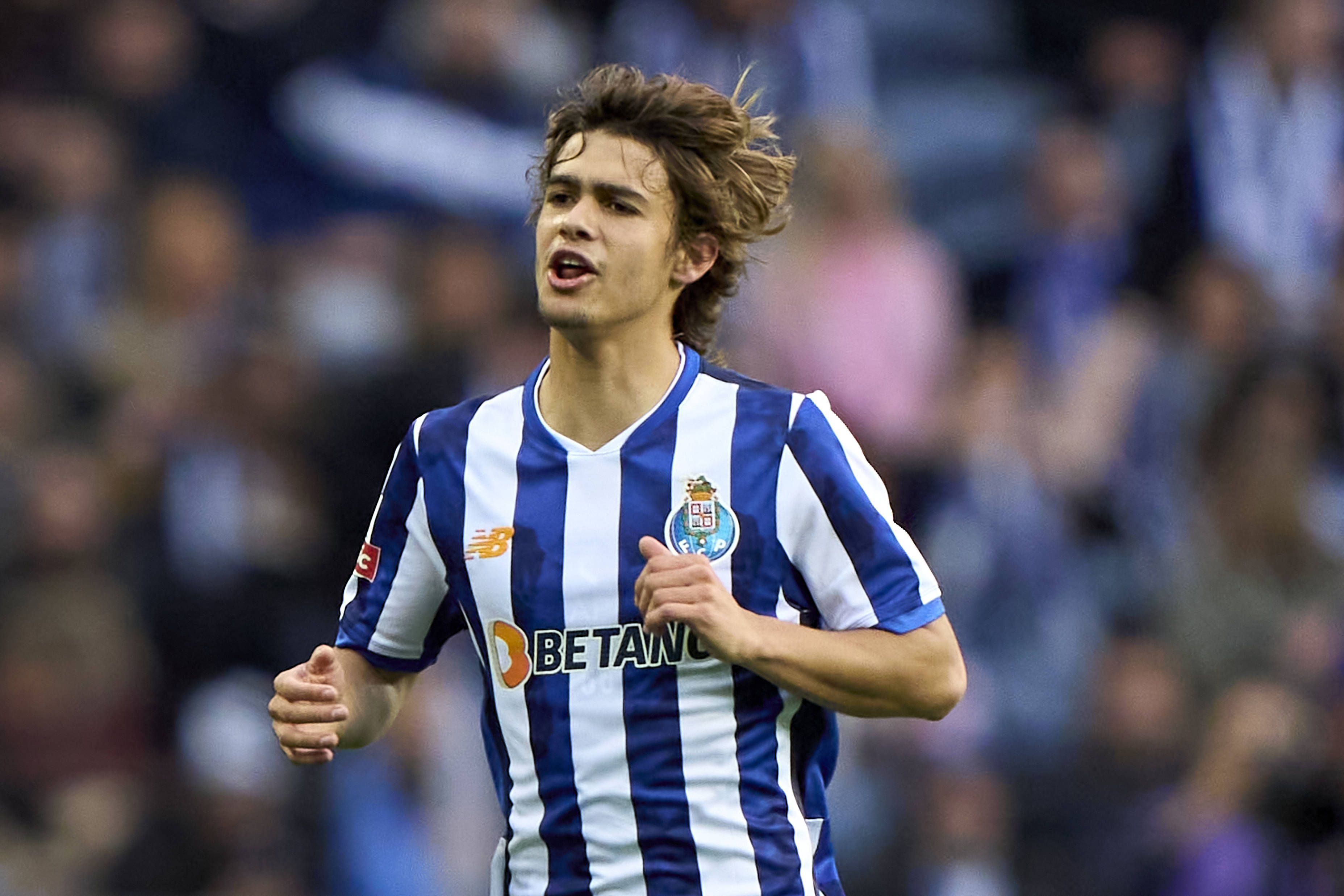 Rodrigo Mora, médio do FC Porto, deu extensa entrevista à Revista Dragões